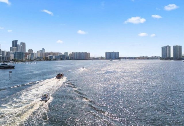 3 of 21 - 19101 Ne 36th Ct 302, Aventura, FL