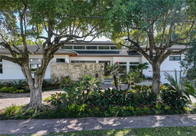 2 of 61 - 1060 Alfonso Ave, Coral Gables, FL