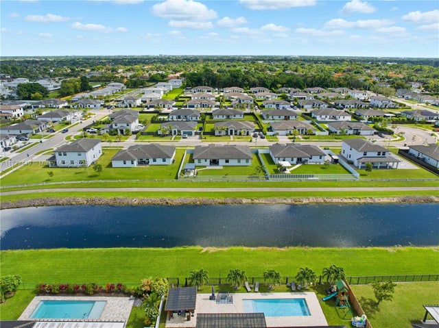 3 of 27 - 19080 Sw 133 Ct, Miami, FL