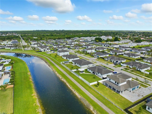 4 of 27 - 19080 Sw 133 Ct, Miami, FL