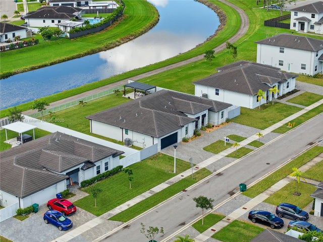 5 of 27 - 19080 Sw 133 Ct, Miami, FL