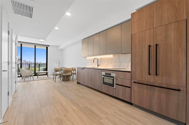 5 of 37 - 580 72nd 704, Miami Beach, FL