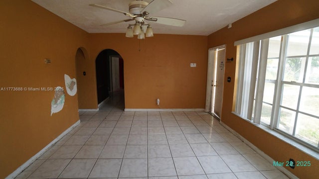 3 of 10 - 2798 Nw 20th St, Fort Lauderdale, FL