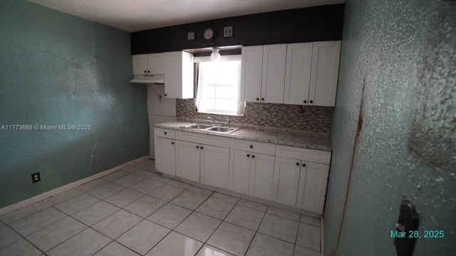 4 of 10 - 2798 Nw 20th St, Fort Lauderdale, FL