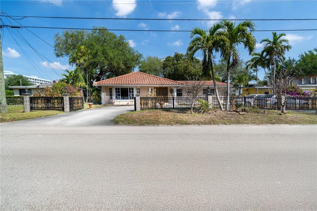 1 of 29 - 85 Nw 165th St, Miami, FL