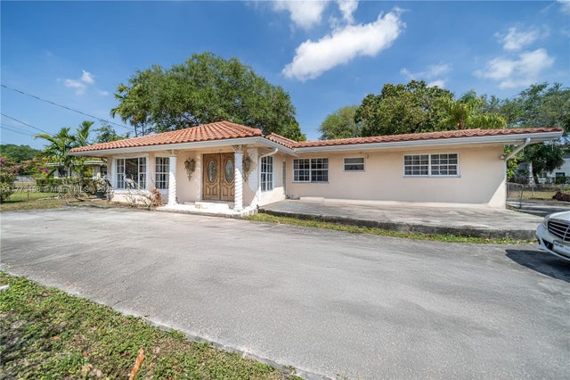 2 of 29 - 85 Nw 165th St, Miami, FL