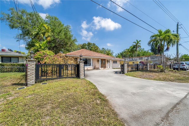 4 of 29 - 85 Nw 165th St, Miami, FL