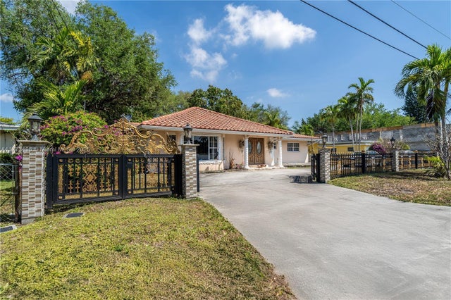 5 of 29 - 85 Nw 165th St, Miami, FL