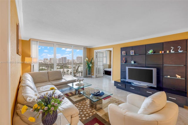 5 of 37 - 2030 S Ocean Dr 2009, Hallandale Beach, FL