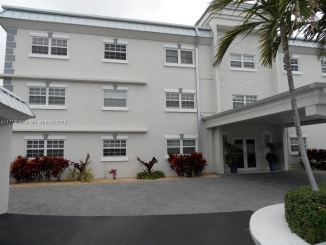 2 of 35 - 1439 S Ocean Blvd 316, Lauderdale By The Sea, FL