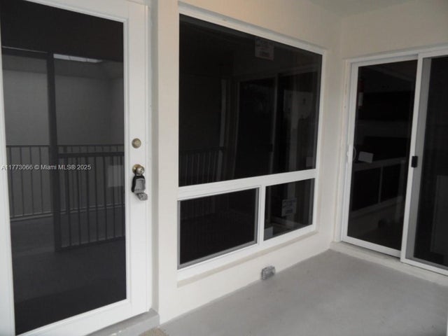 4 of 35 - 1439 S Ocean Blvd 316, Lauderdale By The Sea, FL