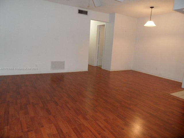 5 of 35 - 1439 S Ocean Blvd 316, Lauderdale By The Sea, FL