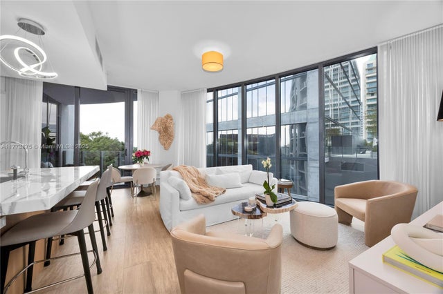 2831 S Bayshore Dr 705, Miami