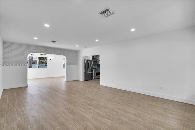 4 of 41 - 5354 W 9th Ave, Hialeah, FL