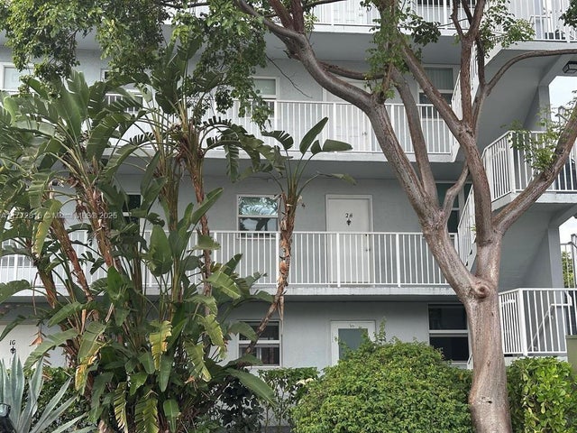 2 of 11 - 113 Royal Park Dr 2h, Oakland Park, FL