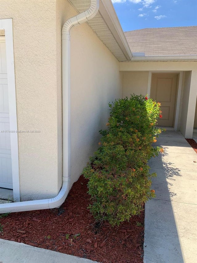 5 of 32 - 9084 Aegean Cir, Lehigh Acres, FL