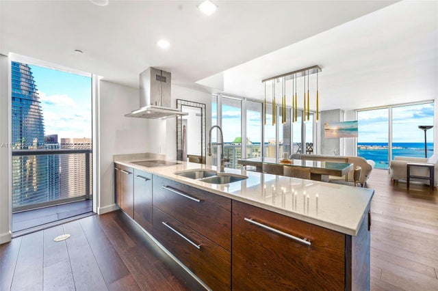 2 of 30 - 495 Brickell Ave 4502, Miami, FL