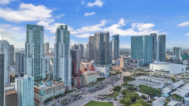 2 of 8 - 253 Ne 2nd St 219, Miami, FL