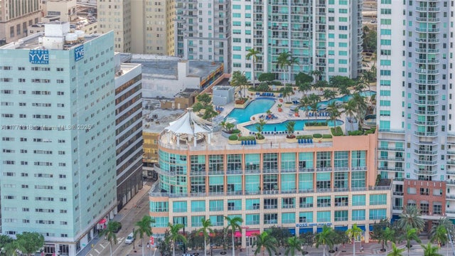 4 of 8 - 253 Ne 2nd St 219, Miami, FL