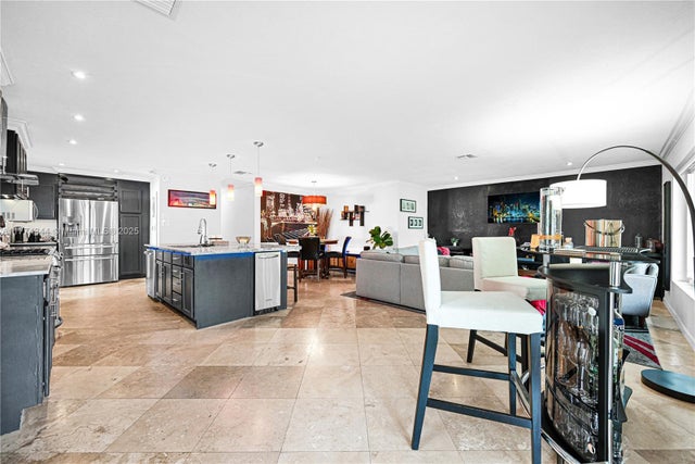 3 of 29 - 241 Nw 24th St, Wilton Manors, FL