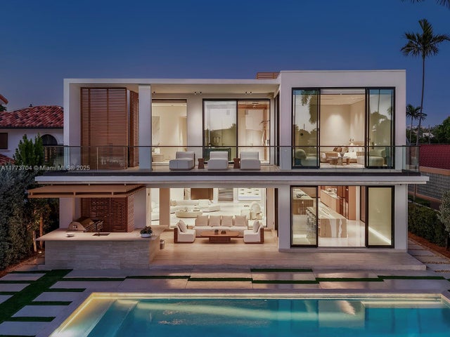 2 of 47 - 94 S Hibiscus Dr, Miami Beach, FL