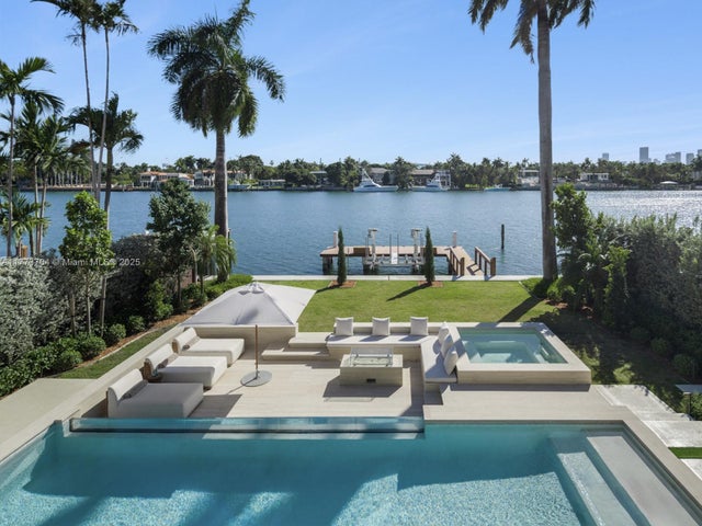 4 of 47 - 94 S Hibiscus Dr, Miami Beach, FL