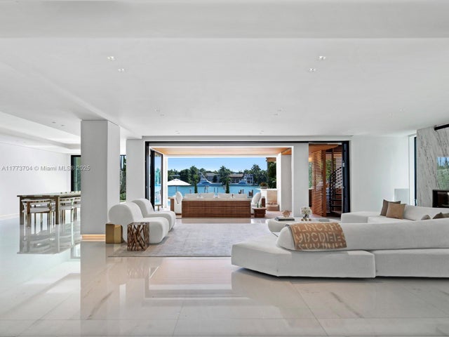 5 of 47 - 94 S Hibiscus Dr, Miami Beach, FL
