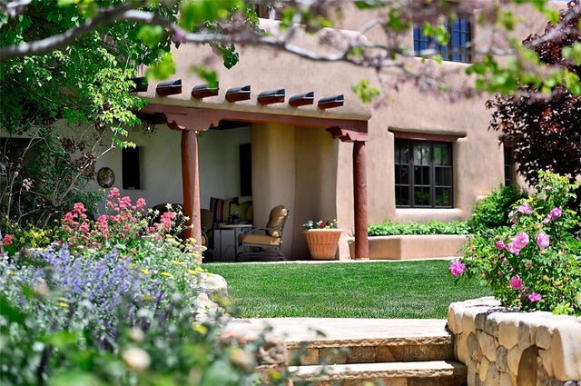 196 Circle Drive, Santa Fe