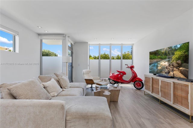 1 of 24 - 645 Michigan Ave Th1, Miami Beach, FL
