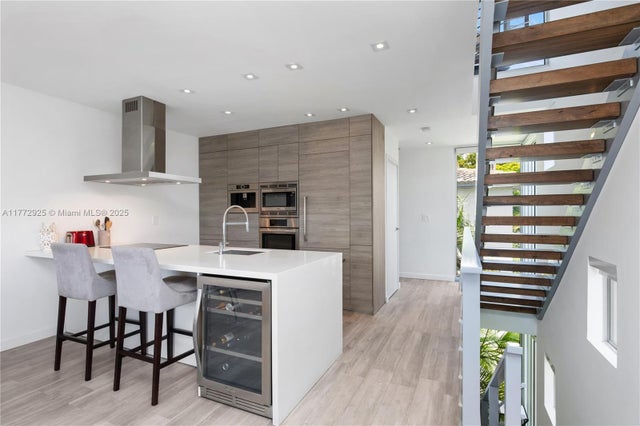 4 of 24 - 645 Michigan Ave Th1, Miami Beach, FL