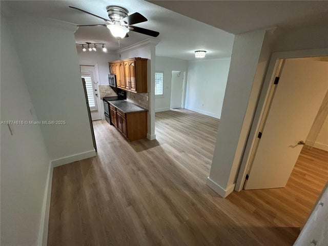 5 of 29 - 95 Edgewater Dr 105, Coral Gables, FL