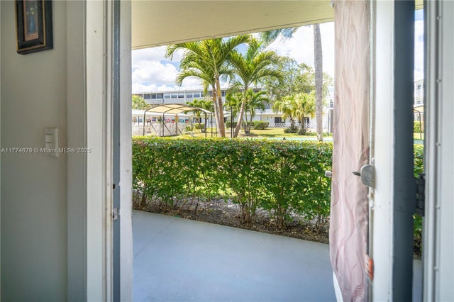 4 of 17 - 15610 Ne 6th Ave 10b, Miami, FL