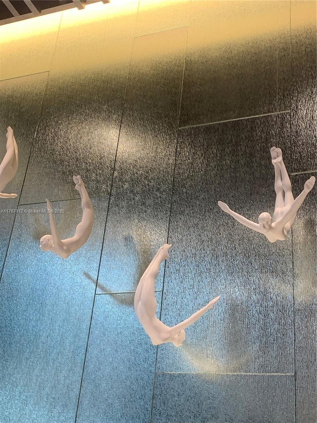 851 Ne 1st Ave 3905, Miami