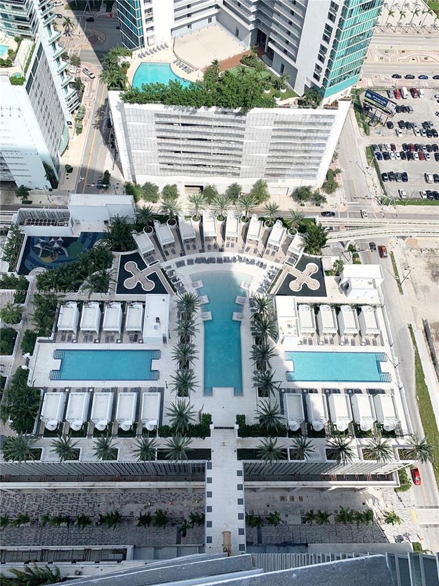 2 of 21 - 851 Ne 1st Ave 3905, Miami, FL