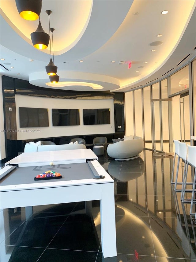 3 of 21 - 851 Ne 1st Ave 3905, Miami, FL