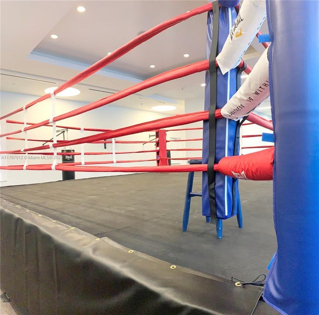 5 of 21 - 851 Ne 1st Ave 3905, Miami, FL