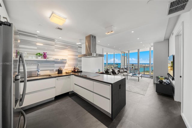 4 of 40 - 1100 Biscayne Blvd 5303, Miami, FL