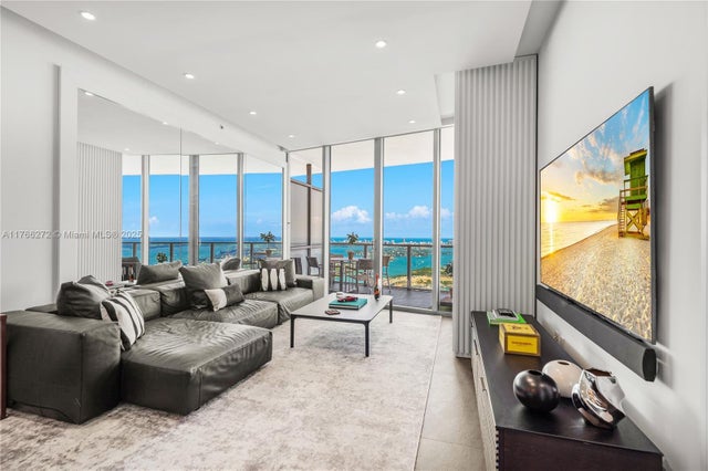 5 of 40 - 1100 Biscayne Blvd 5303, Miami, FL
