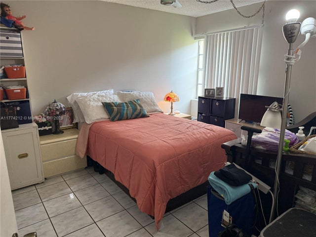 4 of 10 - 9390 W Flagler St 109a, Miami, FL