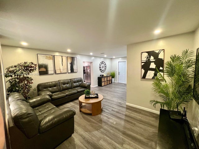 1 of 14 - 545 Nw 136th St, North Miami, FL
