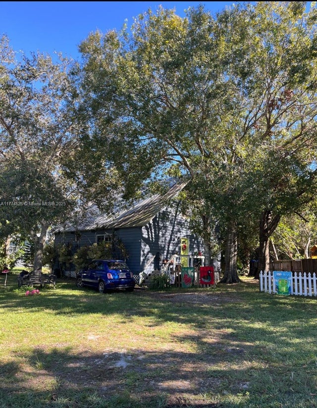 3 of 11 - 5508 Spruce Dr, Fort Pierce, FL