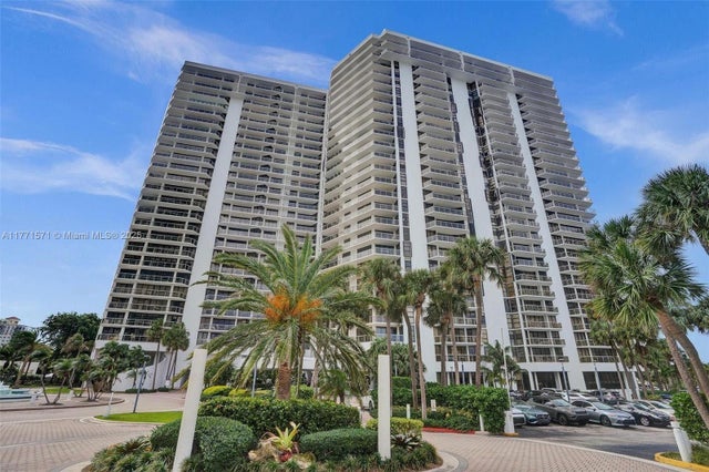 1 of 29 - 20281 E Country Club Dr 809, Aventura, FL