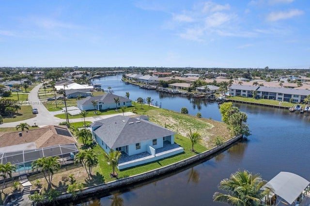 4 of 62 - 1105 Se 38 St, Cape Coral, FL