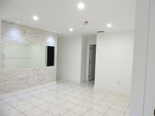 4 of 43 - 6230 Sw 38th St, Miami, FL