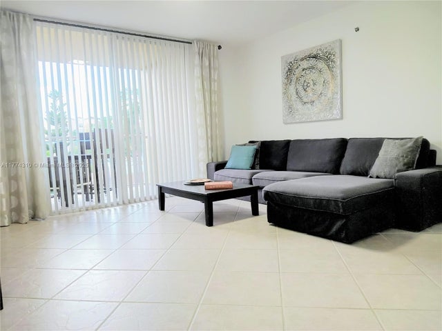 1 of 18 - 19501 E Country Club Dr 9305, Aventura, FL