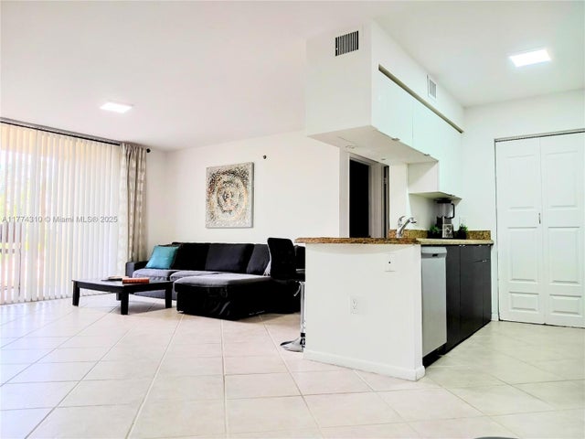 2 of 18 - 19501 E Country Club Dr 9305, Aventura, FL