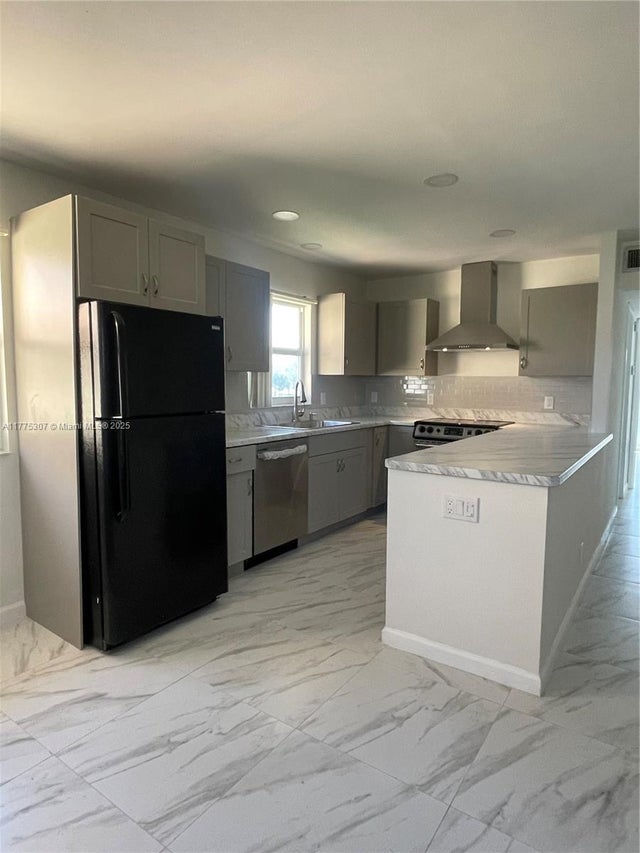2 of 14 - 233 Saxony E 233, Delray Beach, FL