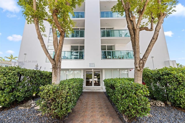 1 of 23 - 1035 West Ave 507, Miami Beach, FL