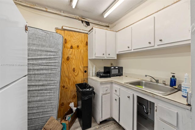 4 of 23 - 1035 West Ave 507, Miami Beach, FL