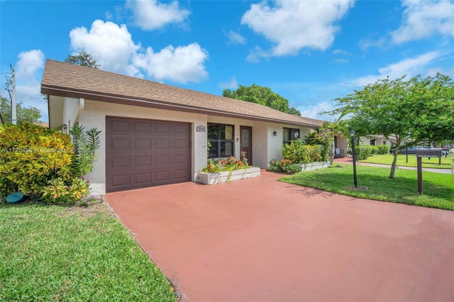 2 of 32 - 2343 Sw 15th Pl, Deerfield Beach, FL